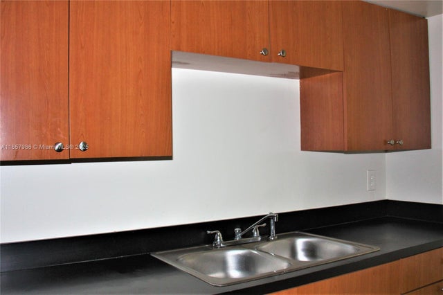 2 of 17 - 2922 Nw 55th Ave 2b, Lauderhill, FL