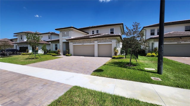 2 of 32 - 12239 Sw 43rd St, Davie, FL