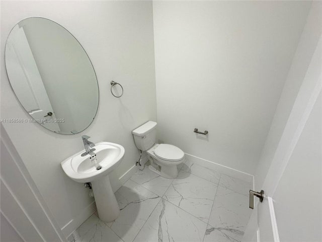 5 of 31 - 12209 Sw 43rd St, Davie, FL