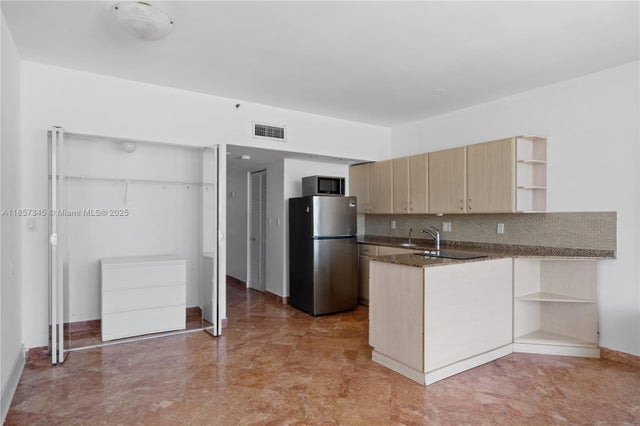 5 of 14 - 555 Ne 15 Steet 515, Miami, FL