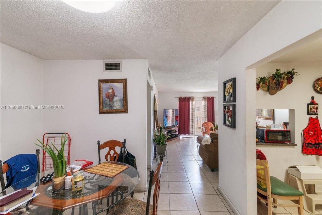 6190 W 19th Ave 202, Hialeah