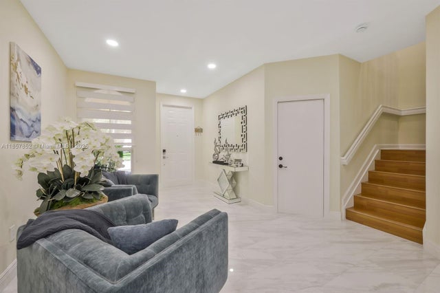 4 of 27 - 14942 Sw 8th Ln, Miami, FL