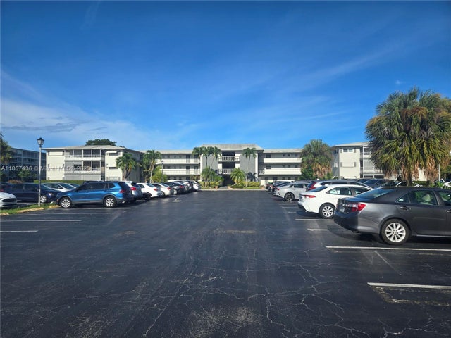1 of 30 - 1001 Hillcrest Ct 302, Hollywood, FL