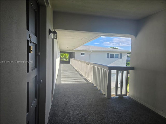 5 of 30 - 1001 Hillcrest Ct 302, Hollywood, FL