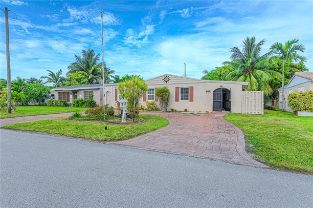 2 of 47 - 921 N 31st Ct, Hollywood, FL