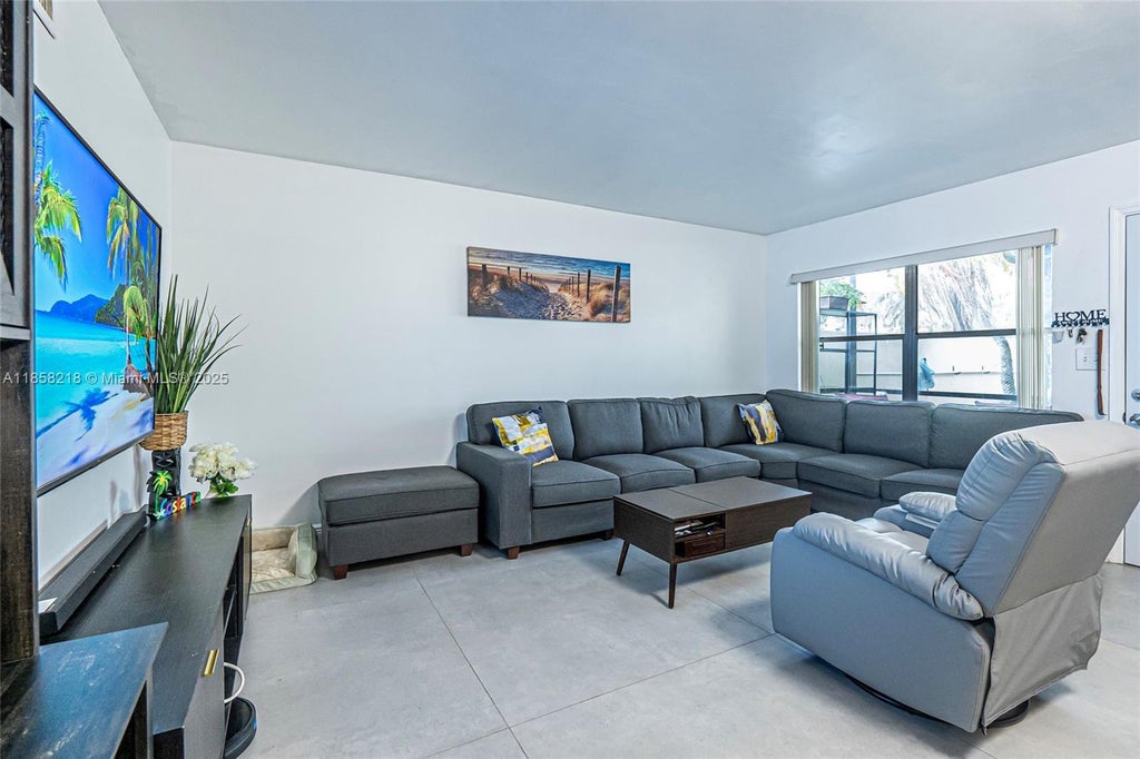 1425 Arthur St 116b, Hollywood