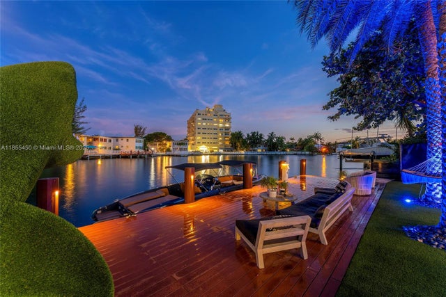 4 of 84 - 528 Lakeview Ct, Miami Beach, FL