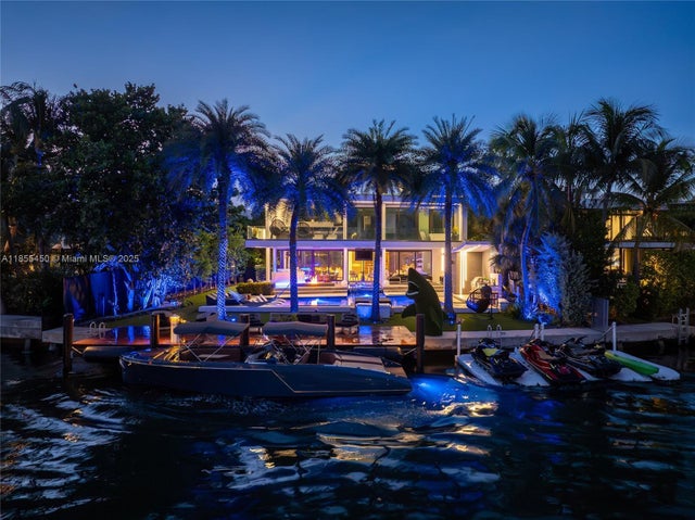 5 of 84 - 528 Lakeview Ct, Miami Beach, FL