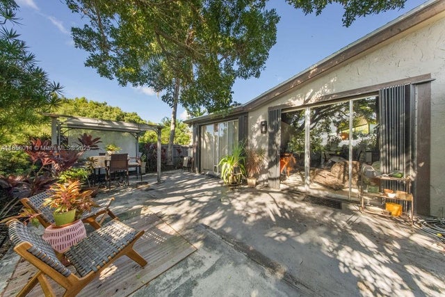 3 of 19 - 9377 Sw 130th St, Miami, FL