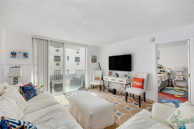 3 of 27 - 345 Ocean Dr 211, Miami Beach, FL