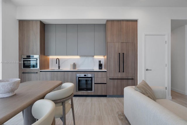 2 of 28 - 580 72 St 2101, Miami Beach, FL