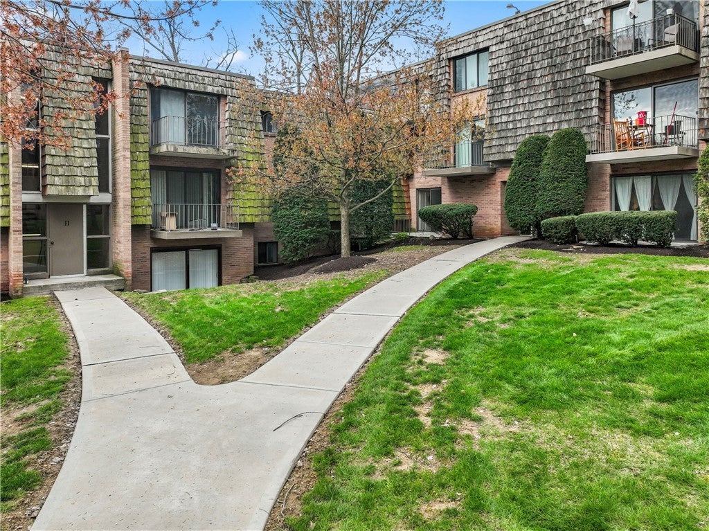 1112 Forest Green Drive, Moon/Crescent