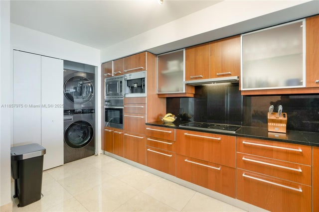 5 of 16 - 1331 Brickell Bay Dr 2709, Miami, FL