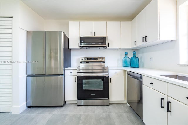 1 of 44 - 604 Laconia Cir B, Lake Worth, FL