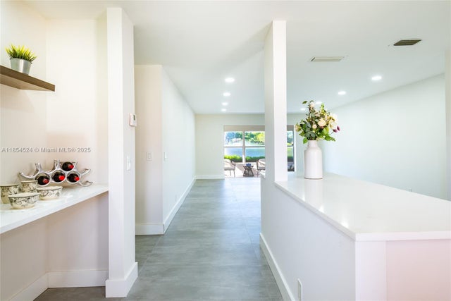 3 of 44 - 604 Laconia Cir B, Lake Worth, FL