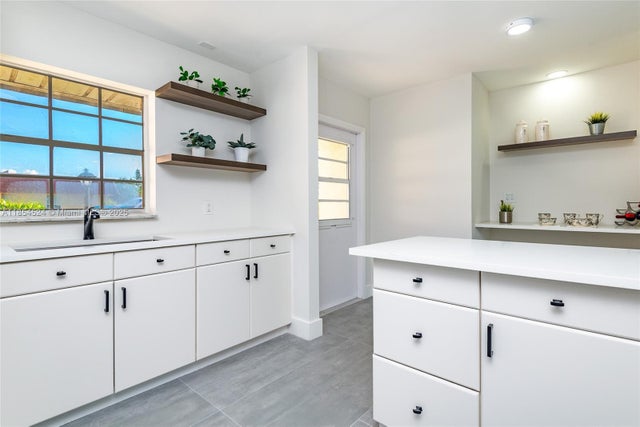 5 of 44 - 604 Laconia Cir B, Lake Worth, FL