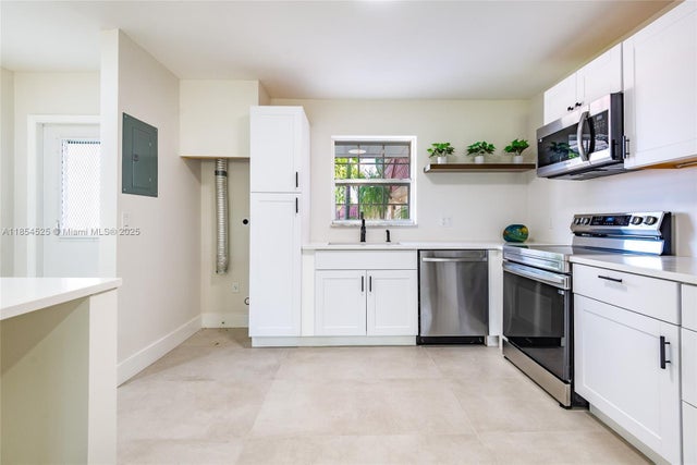 4 of 45 - 846 Salem Ln, Lake Worth, FL