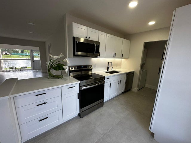 1 of 38 - 316 Cape Cod Cir B, Lake Worth, FL