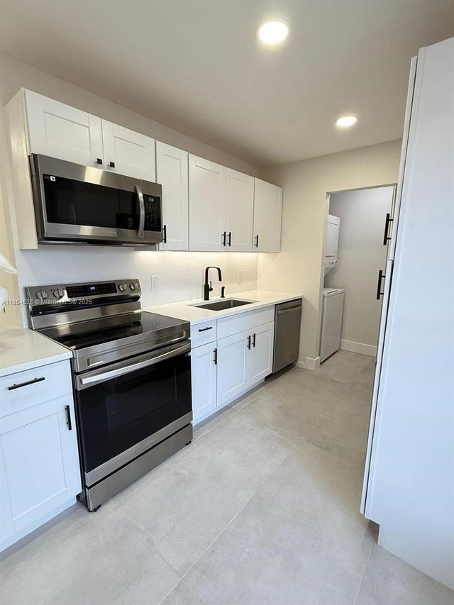 2 of 38 - 316 Cape Cod Cir B, Lake Worth, FL