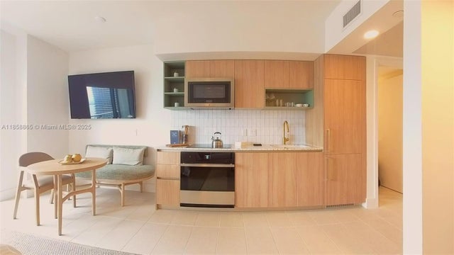 5 of 46 - 601 Ne 1 Ave 4010, Miami, FL