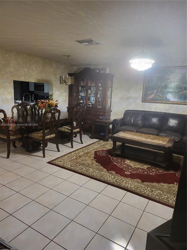 1 of 24 - 10877 Nw 8th St 10877, Pembroke Pines, FL