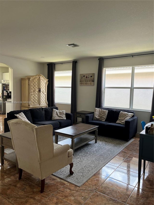 4 of 14 - 185 Catania Way, Royal Palm Beach, FL