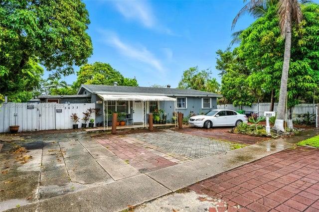 2 of 15 - 3633 Sw 17th St, Fort Lauderdale, FL