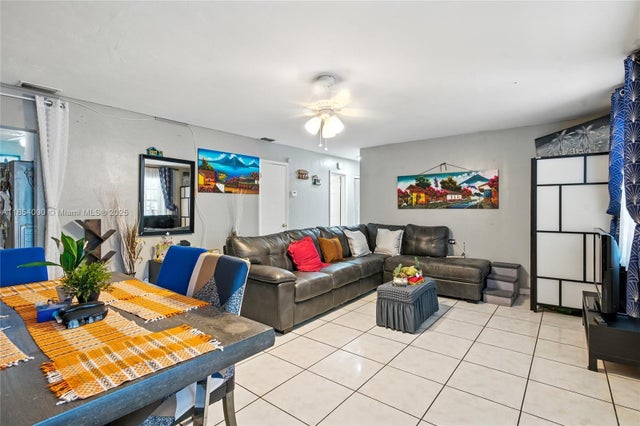 4 of 15 - 3633 Sw 17th St, Fort Lauderdale, FL