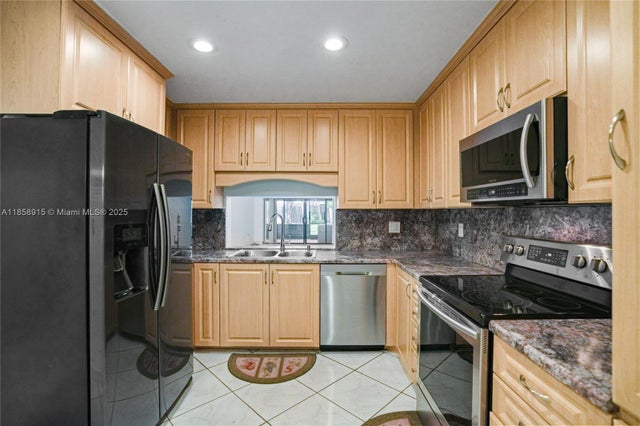 3 of 37 - 347 Fairway Cir 62, Weston, FL