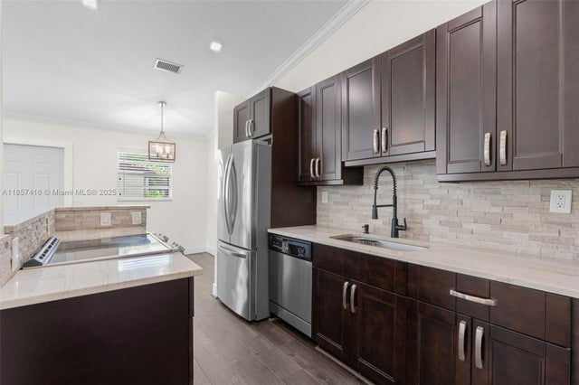 2 of 29 - 721 Nw 47th St, Deerfield Beach, FL