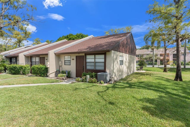 5 of 29 - 721 Nw 47th St, Deerfield Beach, FL