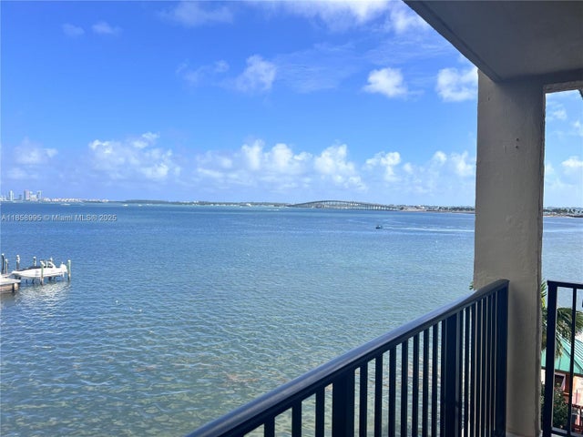 2201 Brickell Ave 75, Miami