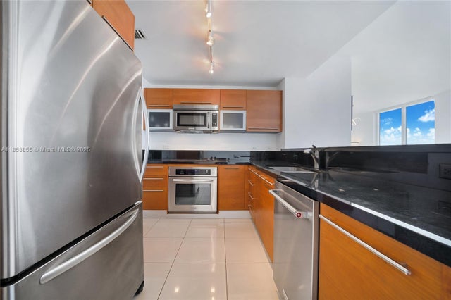 3 of 27 - 253 Ne 2nd St 3302, Miami, FL