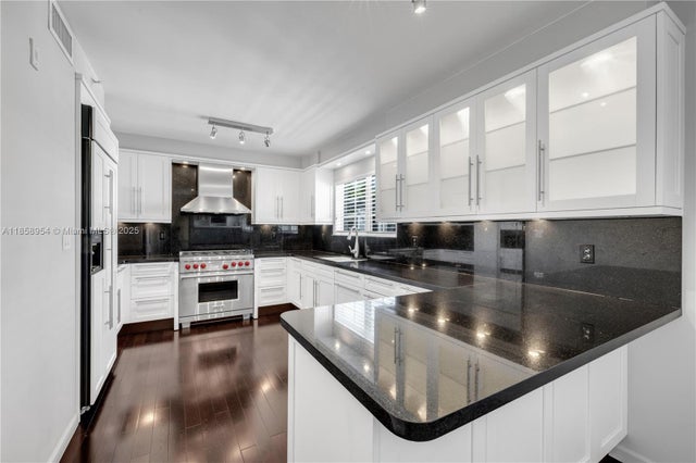 2 of 44 - 243 Meridian Ave 211, Miami Beach, FL