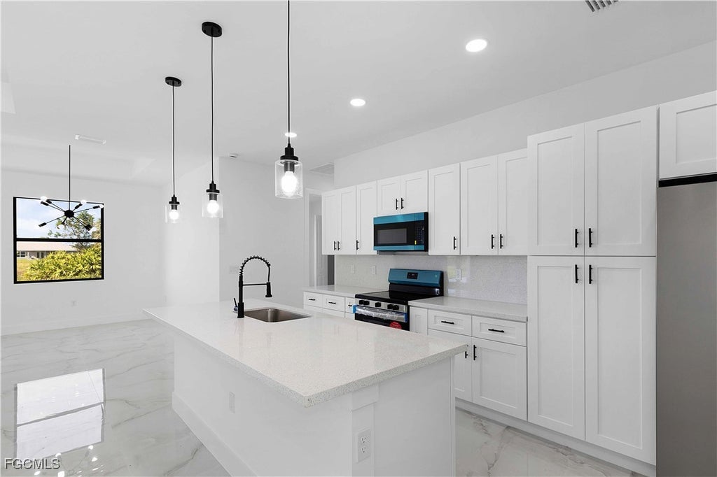 1024 Harwood Ave S, Lehigh Acres