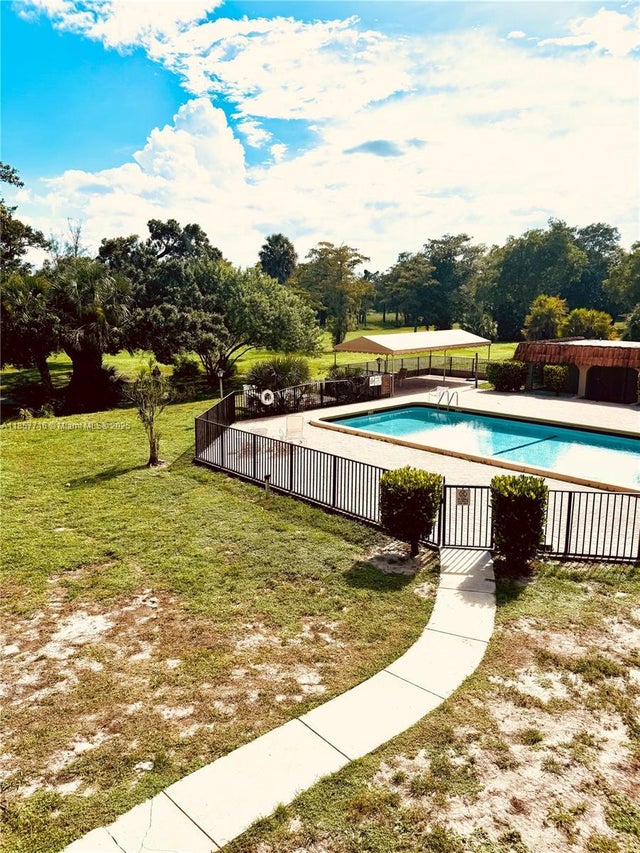 6100 S Falls Cir Dr 205, Lauderhill