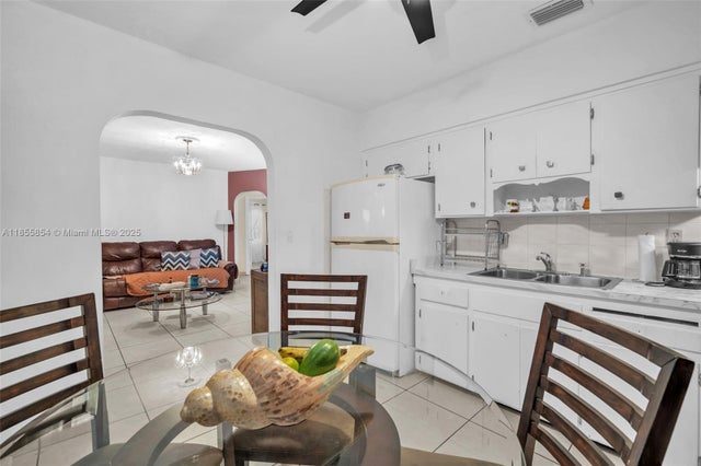 3 of 50 - 3248 Nw 102nd St, Miami, FL