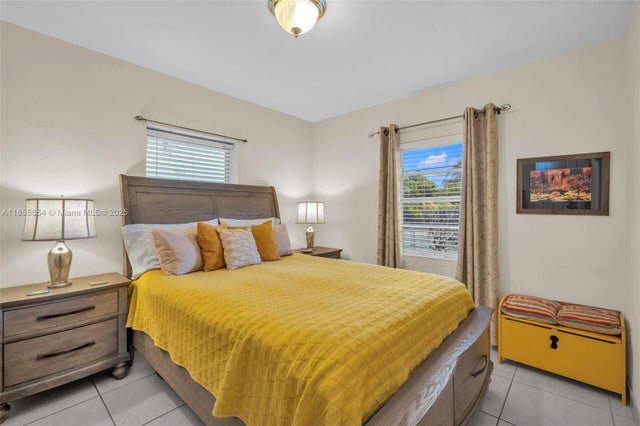 4 of 50 - 3248 Nw 102nd St, Miami, FL