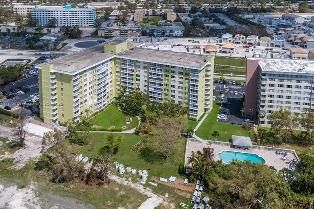 2 of 18 - 4400 Hillcrest Dr 520c, Hollywood, FL