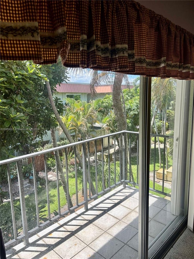 2 of 29 - 801 W Oakland Park Blvd C12, Oakland Park, FL