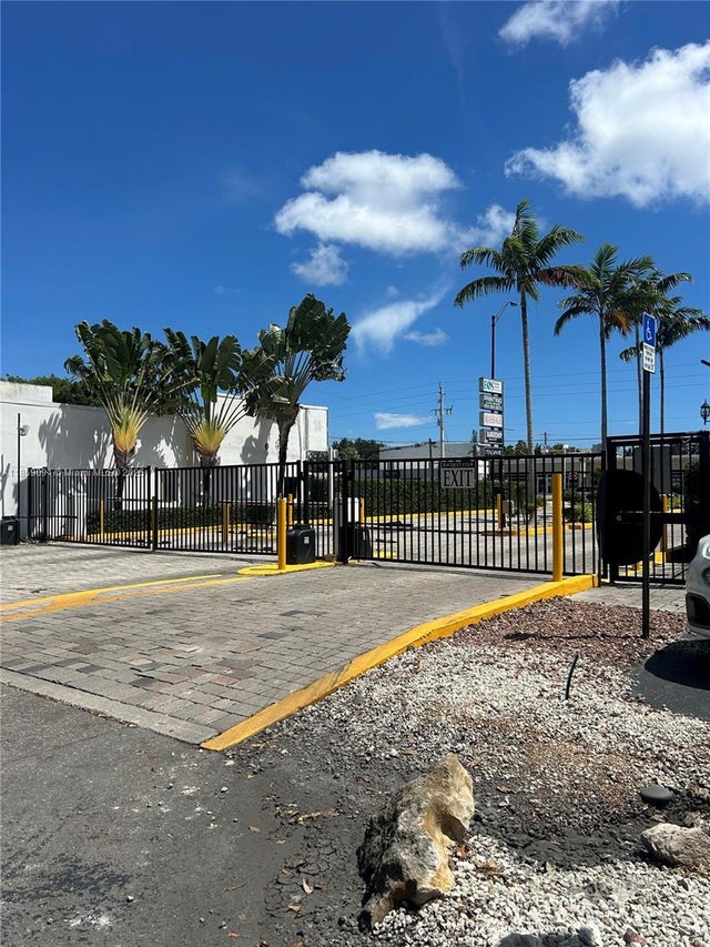 4 of 29 - 801 W Oakland Park Blvd C12, Oakland Park, FL