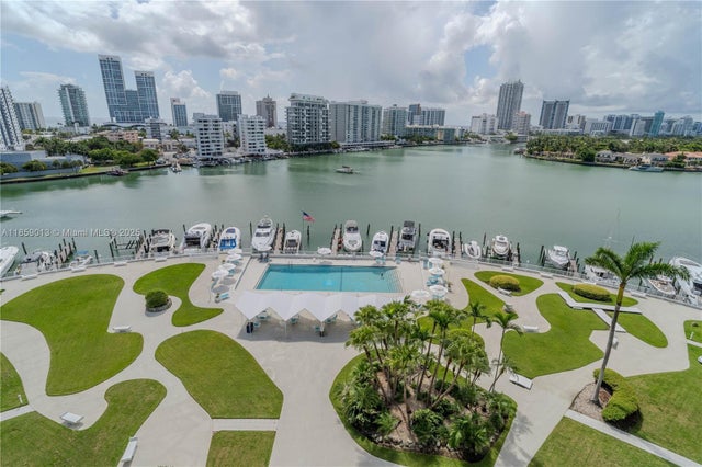 3 of 21 - 900 Bay Dr 914, Miami Beach, FL