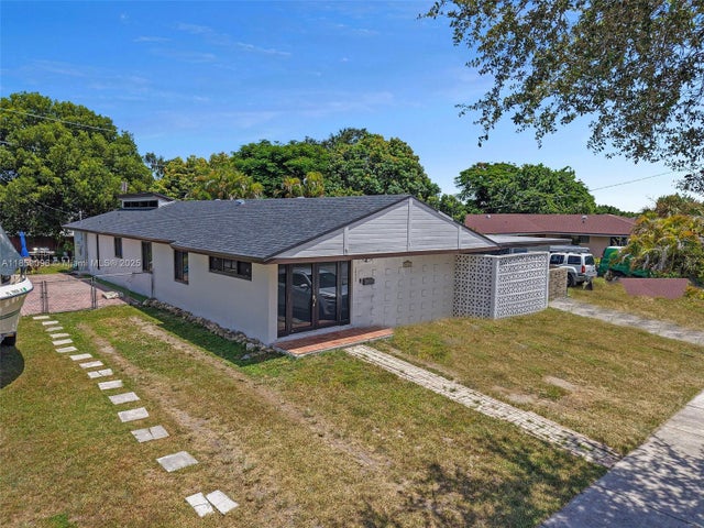 1 of 33 - 16313 Sw 99th Pl, Miami, FL