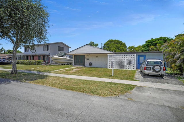 4 of 33 - 16313 Sw 99th Pl, Miami, FL