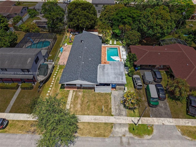 5 of 33 - 16313 Sw 99th Pl, Miami, FL