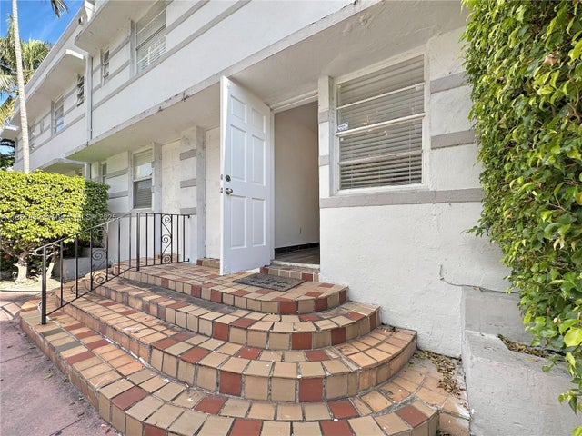 1 of 28 - 901 Euclid Ave 7, Miami Beach, FL
