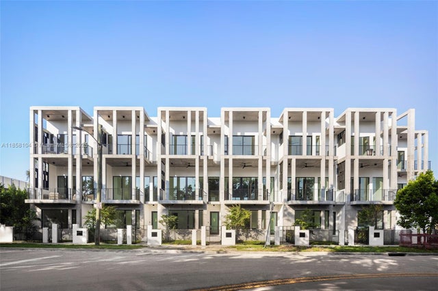 2 of 36 - 84 Sw 28th Rd 5, Miami, FL