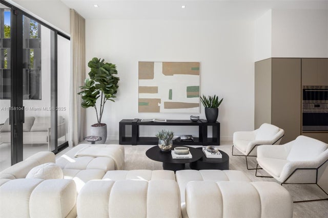 3 of 36 - 84 Sw 28th Rd 5, Miami, FL