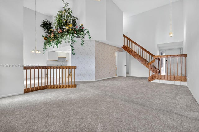 1042 Sw 113th Ter 121, Pembroke Pines