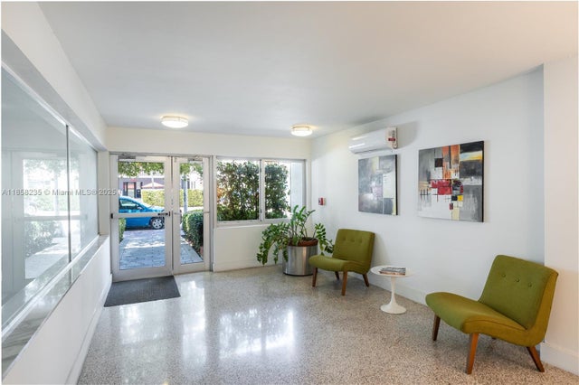 2 of 18 - 1400 Lincoln Rd 402, Miami Beach, FL